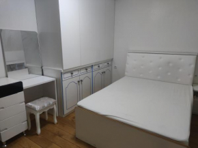 Chambre privée à Bobigny -salle de bain et toilettes sont commune, -pas de cuisine